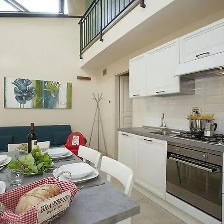 Apartment Albizi Botticelli 204 Florence